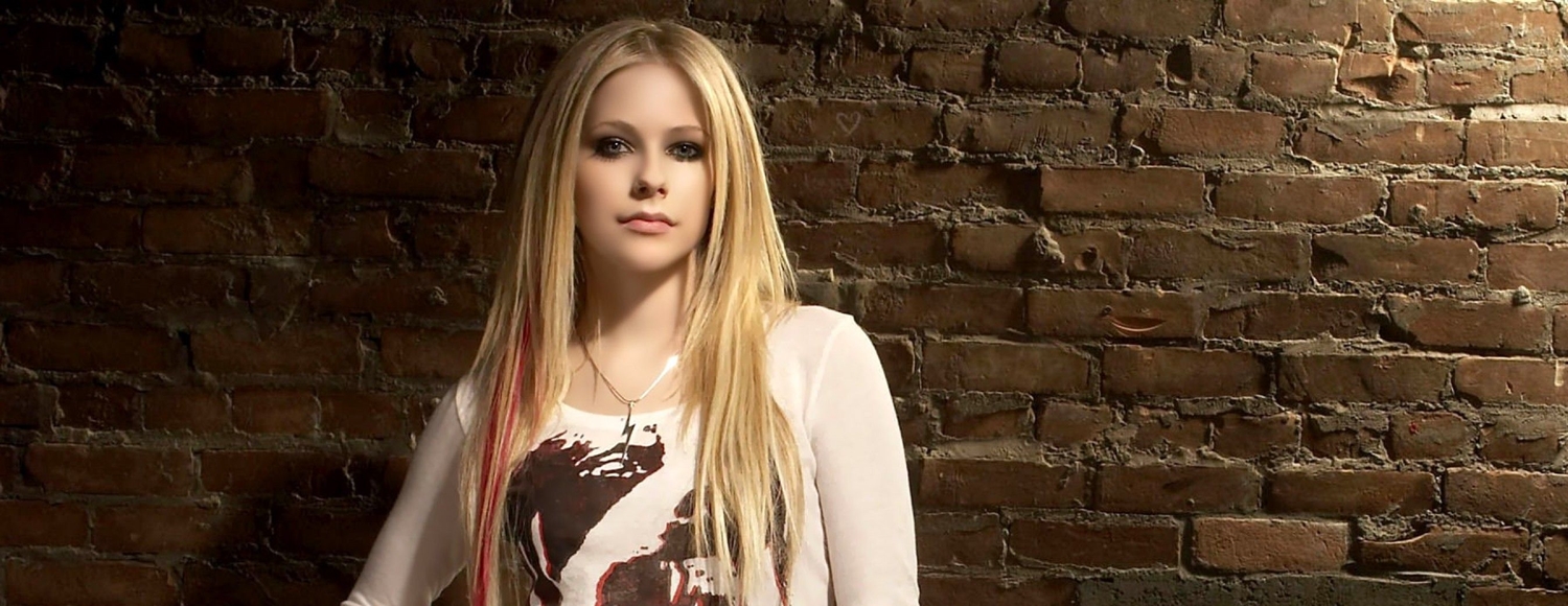 Avril Lavigne est de retour avec une reprise d'un titre de Noël